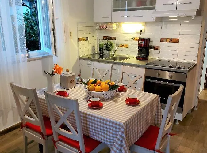 公寓 By The Sea Mavarstica, Ciovo - 1120 *